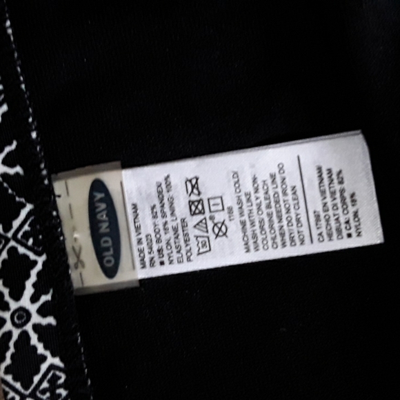 OLD NAVY BATHING SUIT BOTTOM SIZE M - Picture 3 of 3